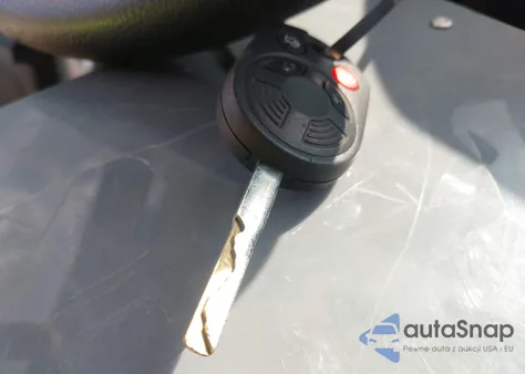 2018 Ford Focus S z USA, uszkodzony, nr VIN 1FADP3E28JL322075